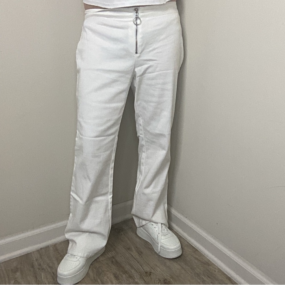 Urban Outfitters Women’s White Denim Flare Jeans Exposed Zip